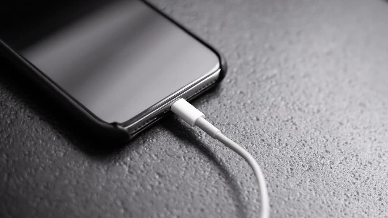iPhone laddar Lightning-kabel